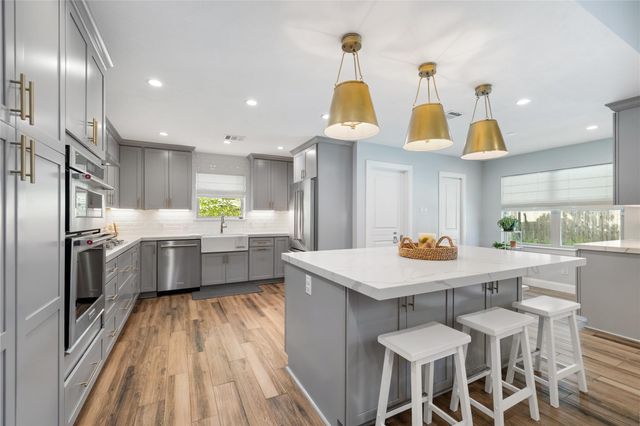 4907 Golf Drive, Houston, TX 77018