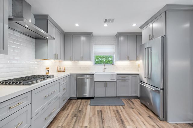 4907 Golf Drive, Houston, TX 77018