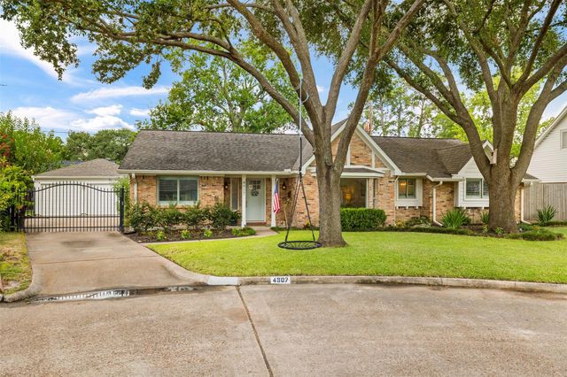 4907 Golf Drive, Houston, TX 77018