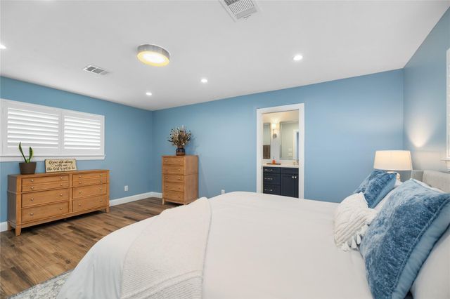 4907 Golf Drive, Houston, TX 77018