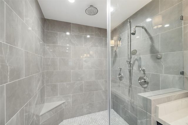 4907 Golf Drive, Houston, TX 77018