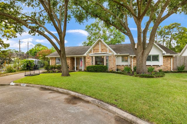 4907 Golf Drive, Houston, TX 77018
