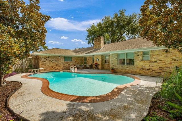 4907 Golf Drive, Houston, TX 77018