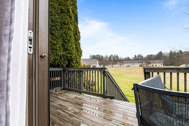 15 Pendleton Lane, Londonderry, NH 03053