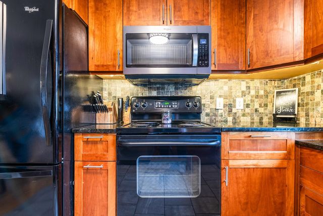 15 Pendleton Lane, Londonderry, NH 03053