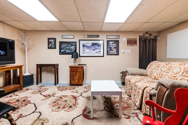 15 Pendleton Lane, Londonderry, NH 03053