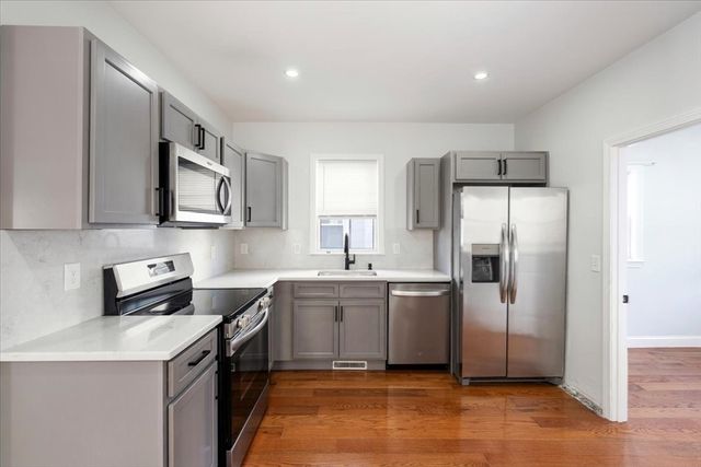 15 Porter St, Everett, MA 02149