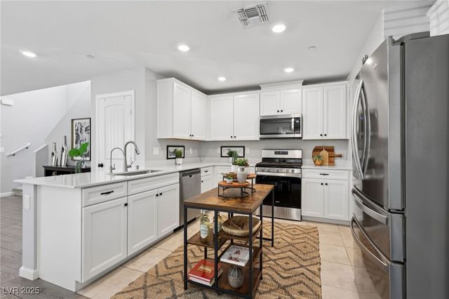 1141 Glistening Acres Avenue, North Las Vegas, NV 89086