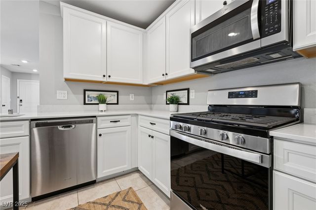 1141 Glistening Acres Avenue, North Las Vegas, NV 89086