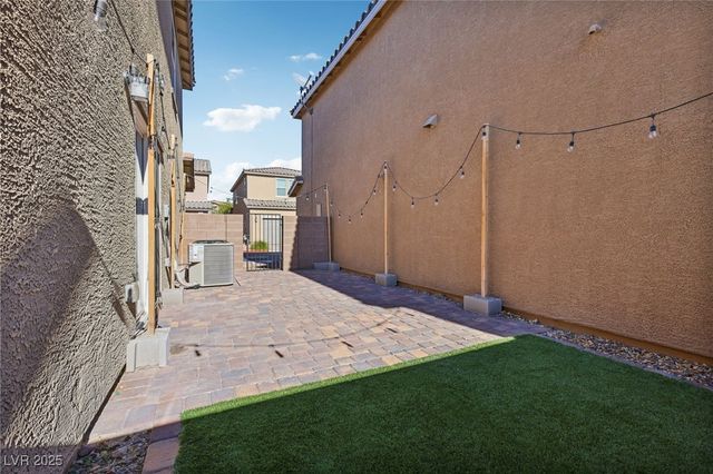 1141 Glistening Acres Avenue, North Las Vegas, NV 89086