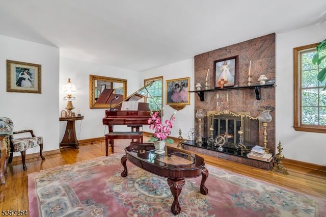 30 Robbins Ave, Berkeley Heights Twp., NJ 07922