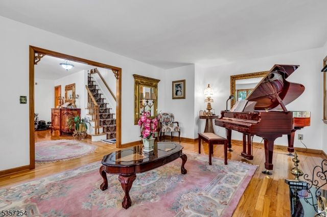 30 Robbins Ave, Berkeley Heights Twp., NJ 07922