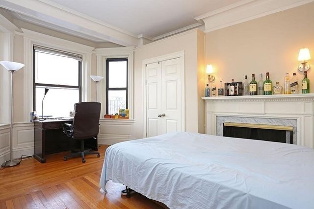 466 Commonwealth Ave 301, Boston, MA 02215