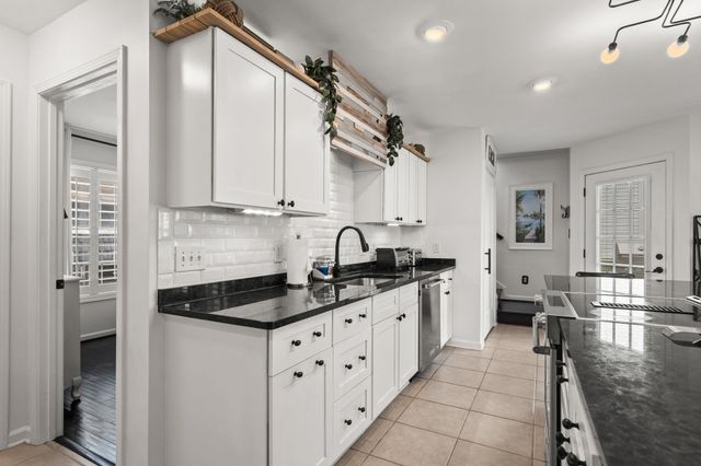 6001 - 305 S Kings Hwy., Myrtle Beach, SC 29575