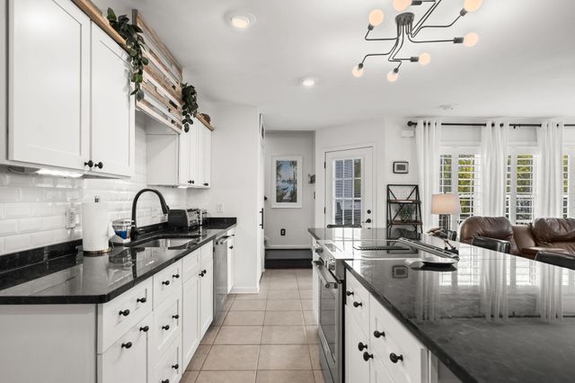 6001 - 305 S Kings Hwy., Myrtle Beach, SC 29575