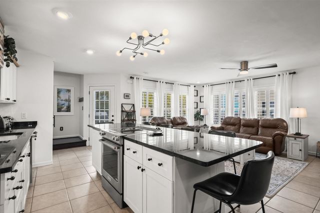 6001 - 305 S Kings Hwy., Myrtle Beach, SC 29575