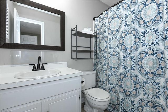 2667 Cottage Place, Greensboro, NC 27455