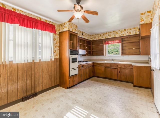 208 LEHIGH AVE, Gloucester City, NJ 08030