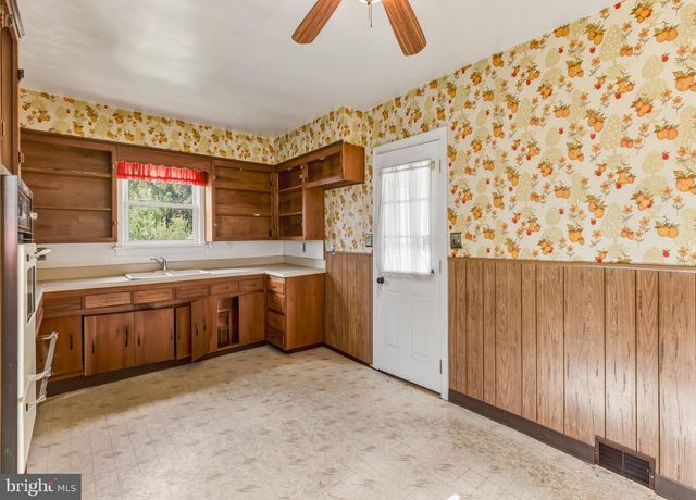 208 LEHIGH AVE, Gloucester City, NJ 08030