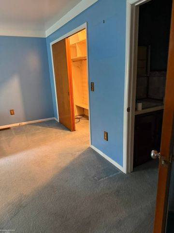 21270 Hillcrest Drive, Clinton Twp, MI 48036