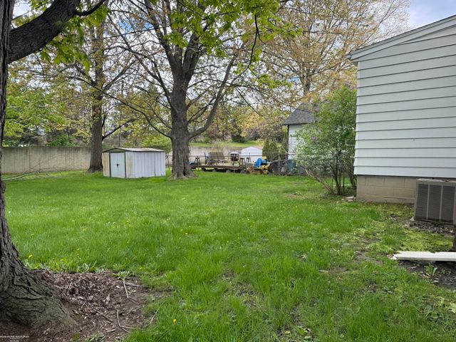 21270 Hillcrest Drive, Clinton Twp, MI 48036