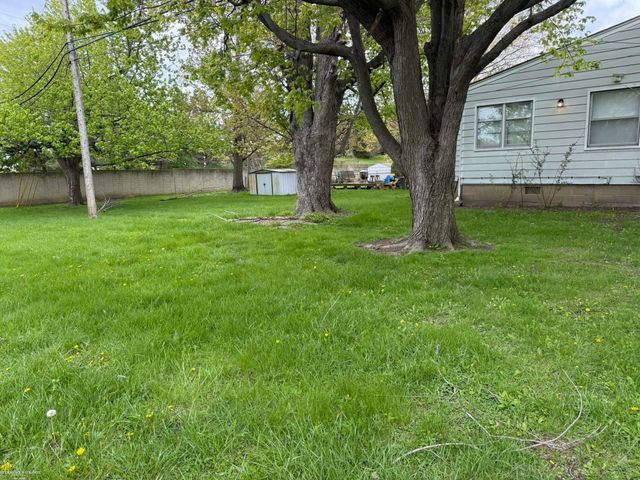 21270 Hillcrest Drive, Clinton Twp, MI 48036