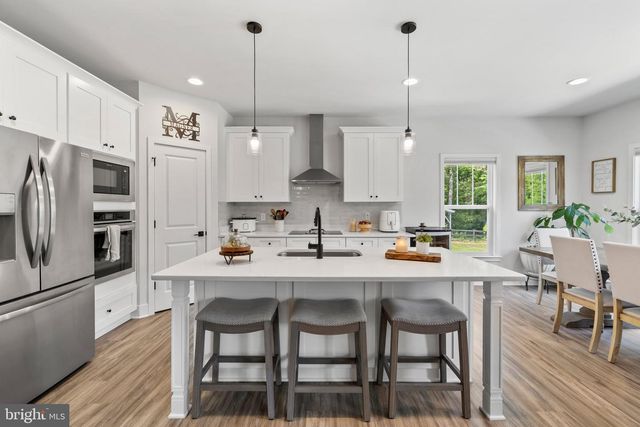 3283 FLAT RUN RD, Locust Grove, VA 22508