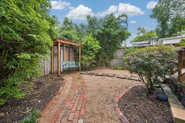 1219 W Drew Street, Houston, TX 77006