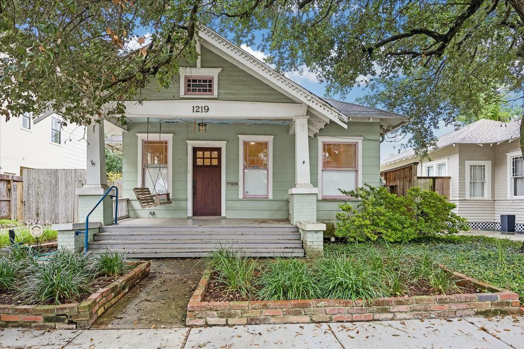 1219 W Drew Street, Houston, TX 77006