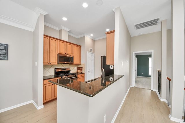 6222 Skyline Drive 26, Houston, TX 77057