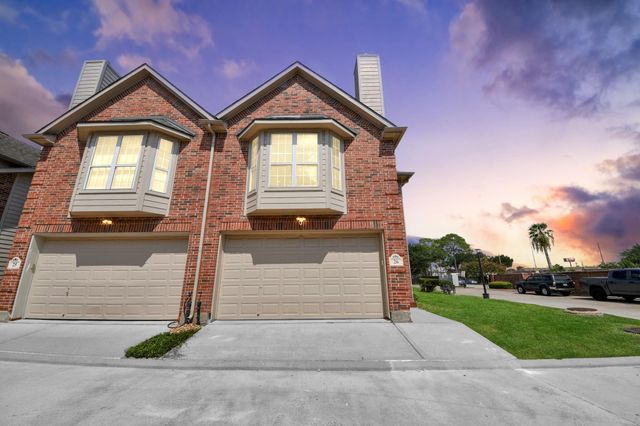 6222 Skyline Drive 26, Houston, TX 77057