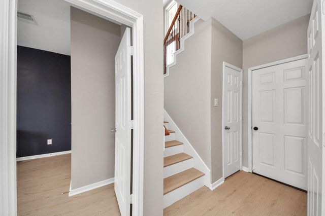 6222 Skyline Drive 26, Houston, TX 77057