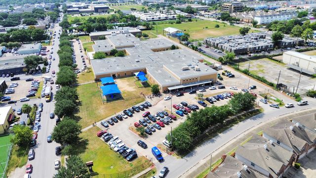 6222 Skyline Drive 26, Houston, TX 77057