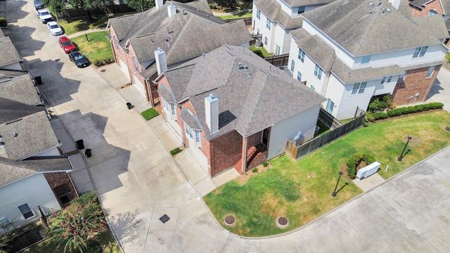6222 Skyline Drive 26, Houston, TX 77057