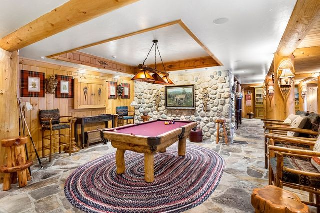 6 Amherst Rd, Leverett, MA 01054