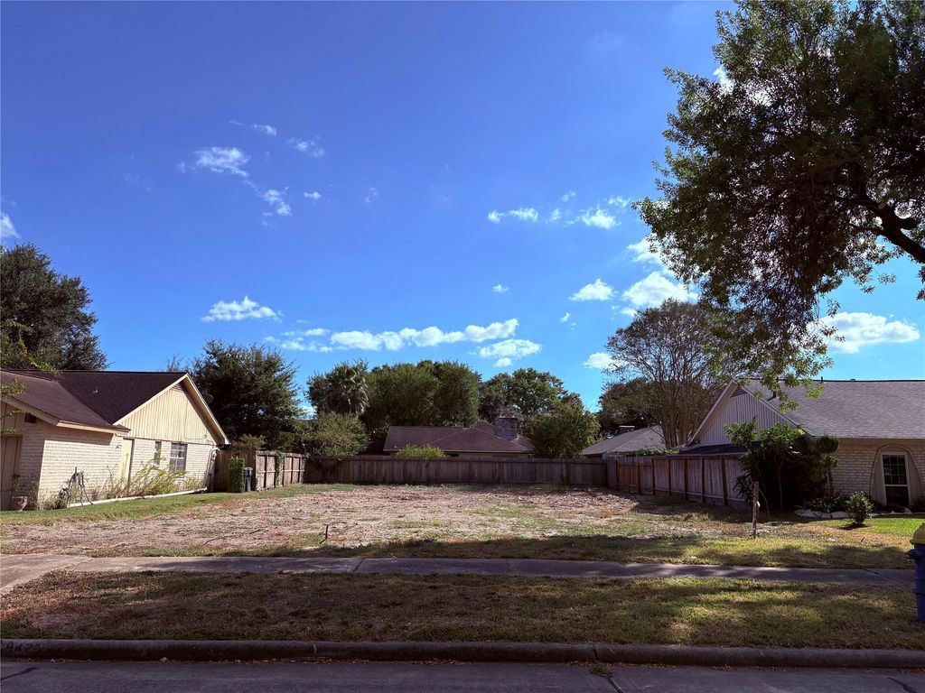 9423 Benning Drive, Houston, TX 77031