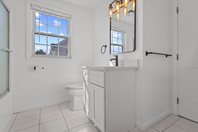 35 Grape St, Woburn, MA 01801