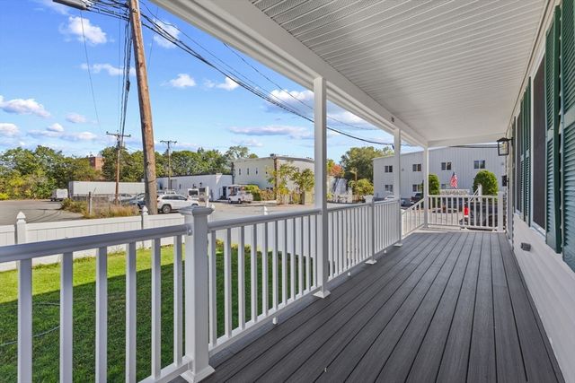 35 Grape St, Woburn, MA 01801