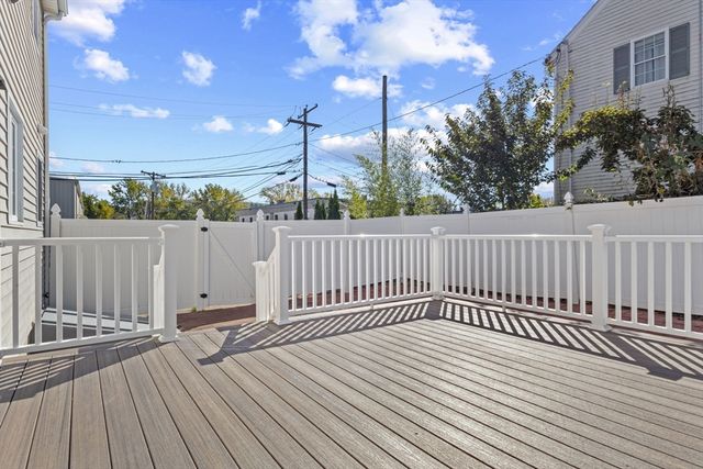 35 Grape St, Woburn, MA 01801