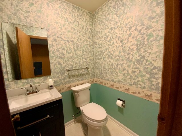 2271 Fitchome Street, Aurora, IL 60506