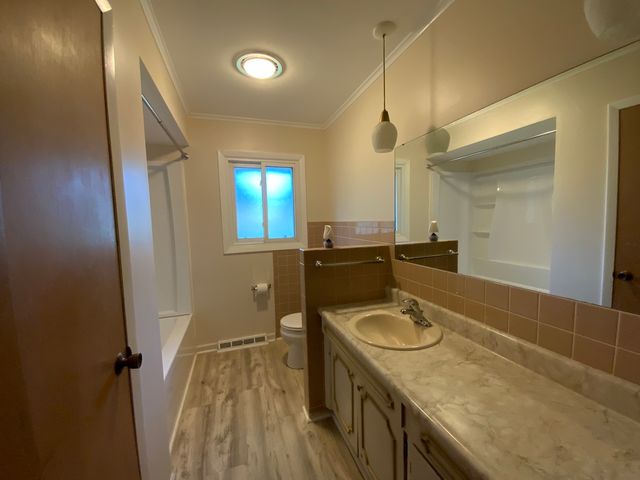 2271 Fitchome Street, Aurora, IL 60506