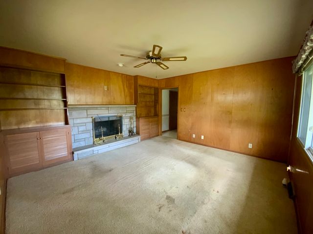 2271 Fitchome Street, Aurora, IL 60506