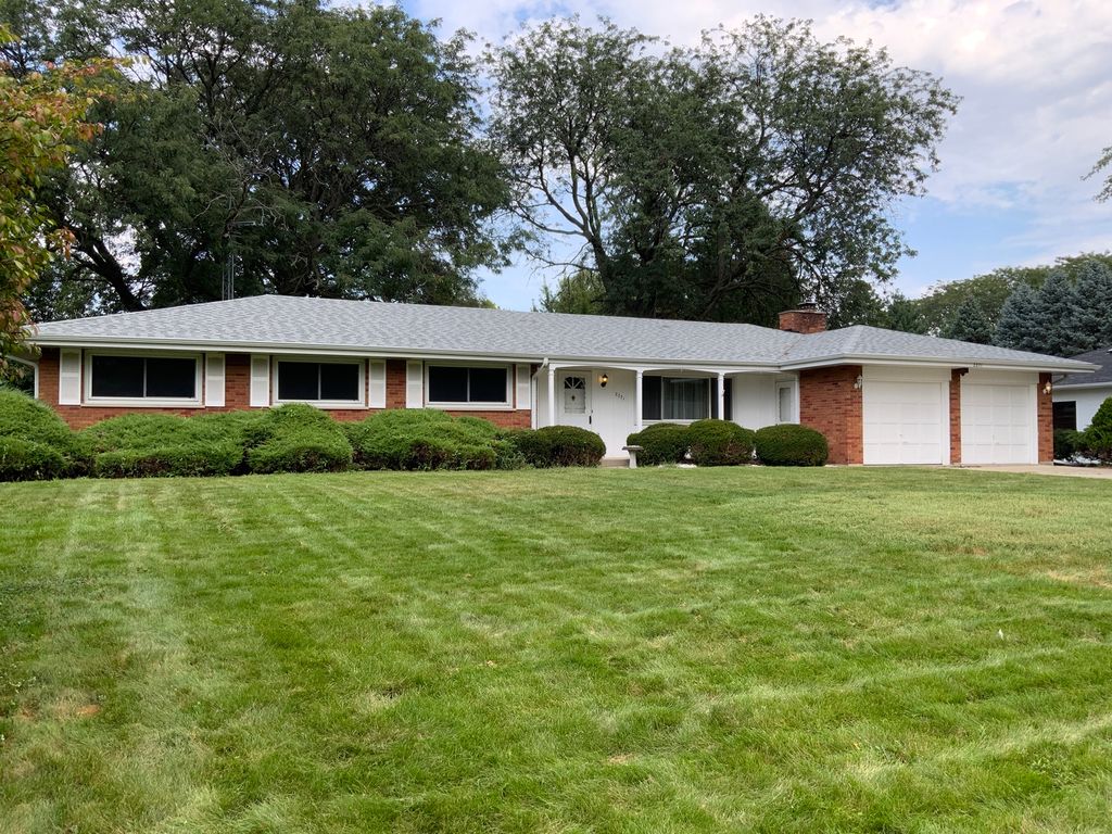 2271 Fitchome Street, Aurora, IL 60506