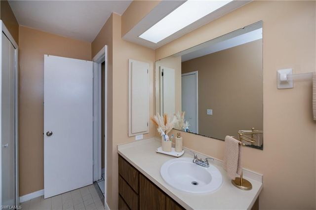 218-220 SW 47th TER, Cape Coral, FL 33914