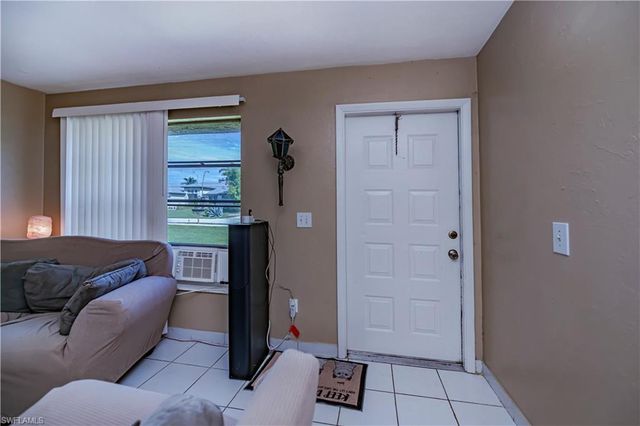 218-220 SW 47th TER, Cape Coral, FL 33914