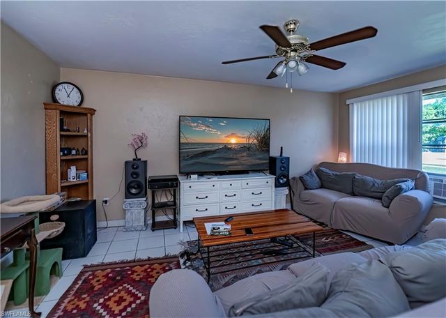 218-220 SW 47th TER, Cape Coral, FL 33914