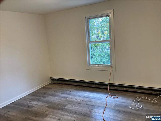 118 Doremus Avenue C, Ridgewood, NJ 07450