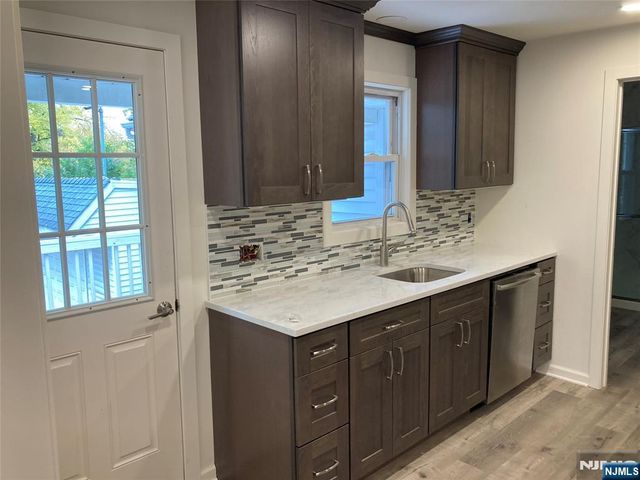 118 Doremus Avenue C, Ridgewood, NJ 07450