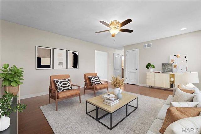 2060 Decker Road, Maryville, IL 62062