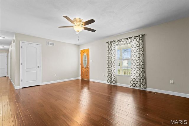 2060 Decker Road, Maryville, IL 62062